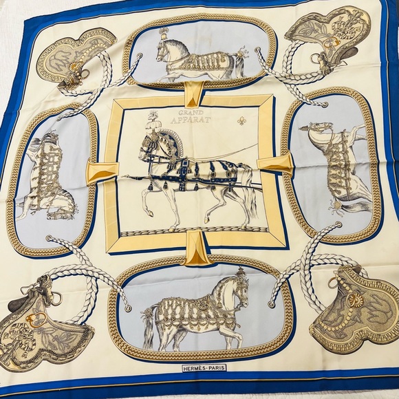 Hermes ‘ Grands Apparats Gorgeous blue, white, and gold square silk scarf 90 cm - Picture 9 of 15
